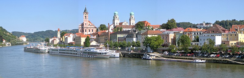 Aconcagua, Passau Altstadt Panorama 5, CC BY-SA 3.0