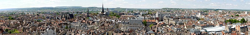 Dijon_Panorama_02.jpg: François de Dijon derivative work: Inkey, Dijon banner, CC BY-SA 3.0