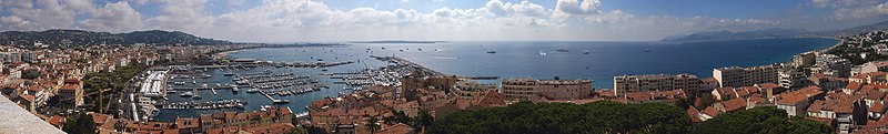 Alberto Fernandez Fernandez, Vue de Cannes depuis le Suquet, CC BY 2.5