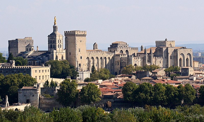 Jean-Marc Rosier (de/from http://www.cjrosier.com + http://www.gordes-immobilier.com), Avignon, Palais des Papes depuis Tour Philippe le Bel by JM Rosier, CC BY-SA 3.0