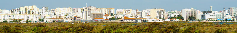 Faro_(7321289370).jpg: cingularite derivative work: Inkey, Faro banner, CC BY-SA 2.0